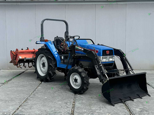 Японский мини-трактор Isekli TK-25 с фронтальным погрузчиком